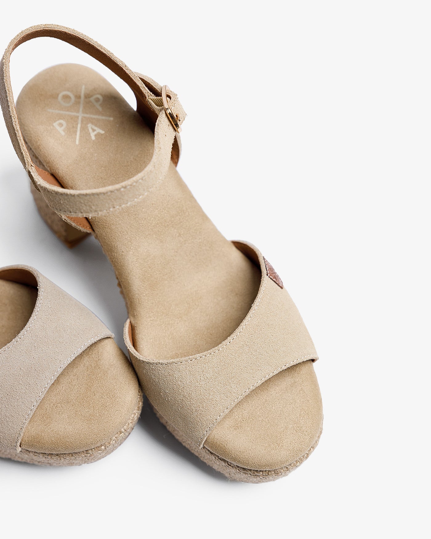 Sandalia Daira Serraje Beige 35