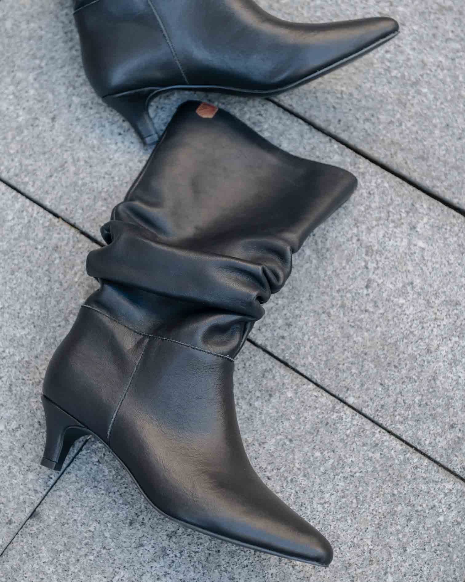 Bota Media de Piel Negra Nirvana