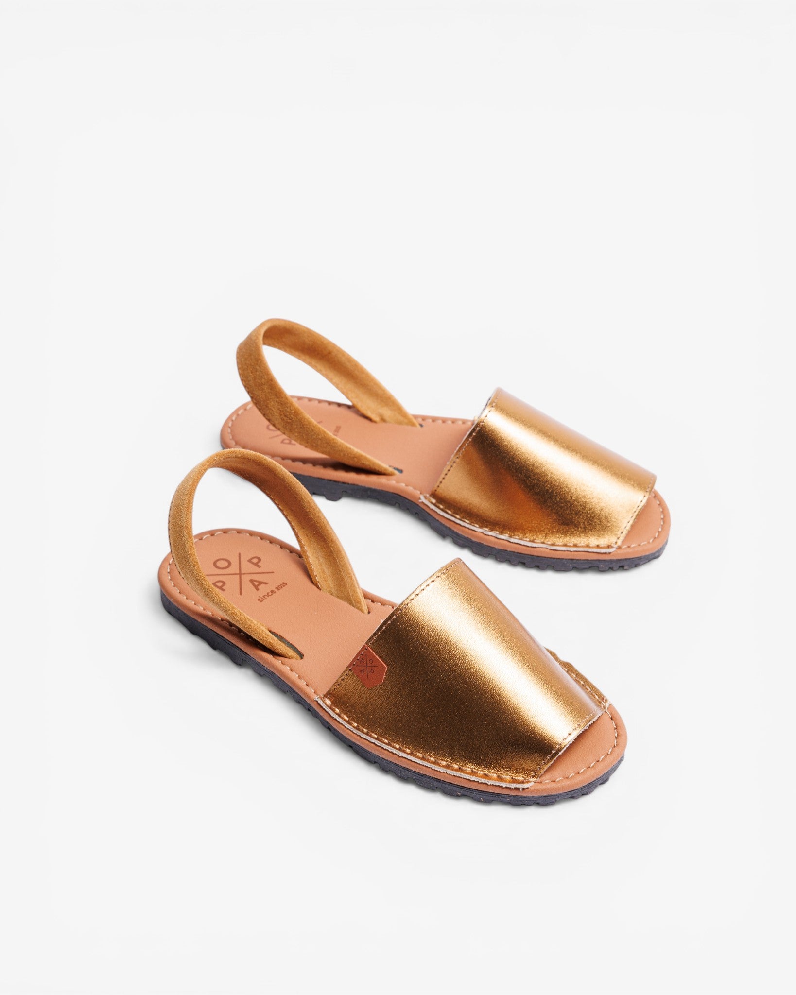 Menorquina Plana California Metal Bronce