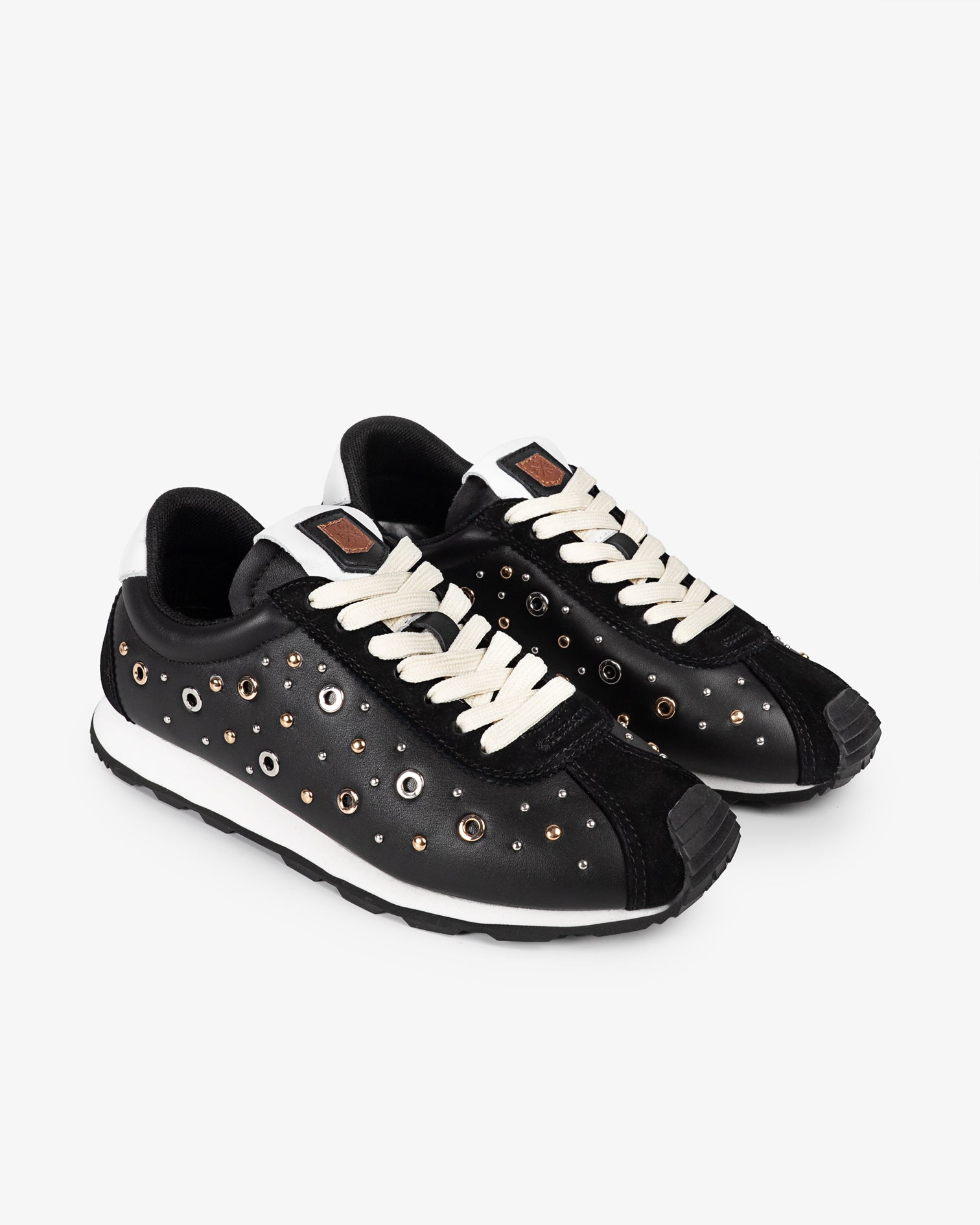 Zapatilla Inara Tachuelas Negro