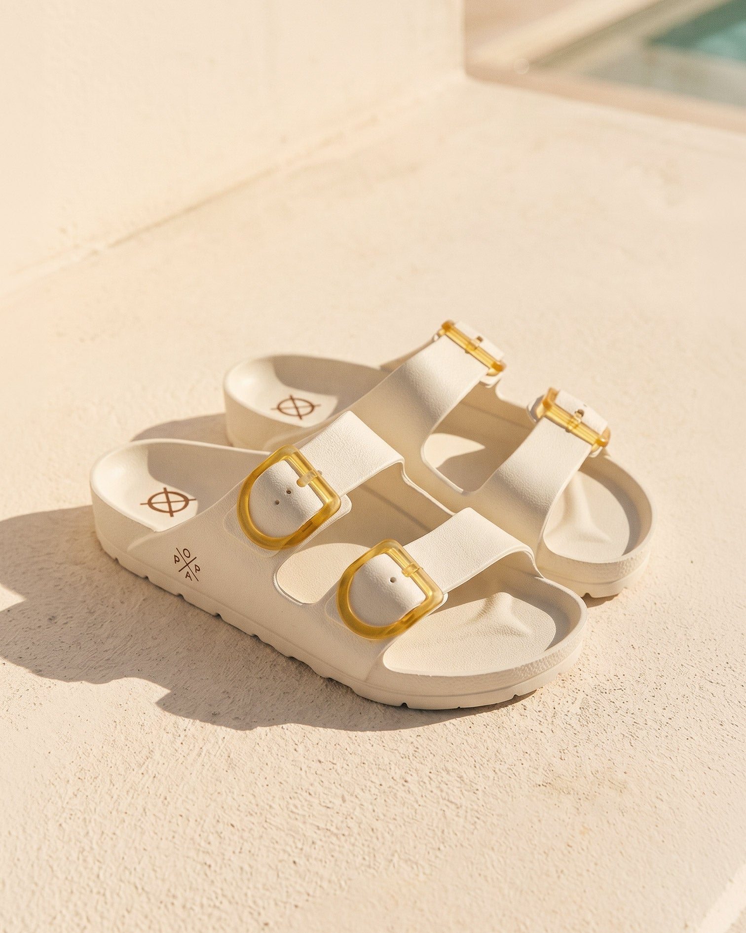 Sandalia Plana Aqua Buye Beige Amarillo