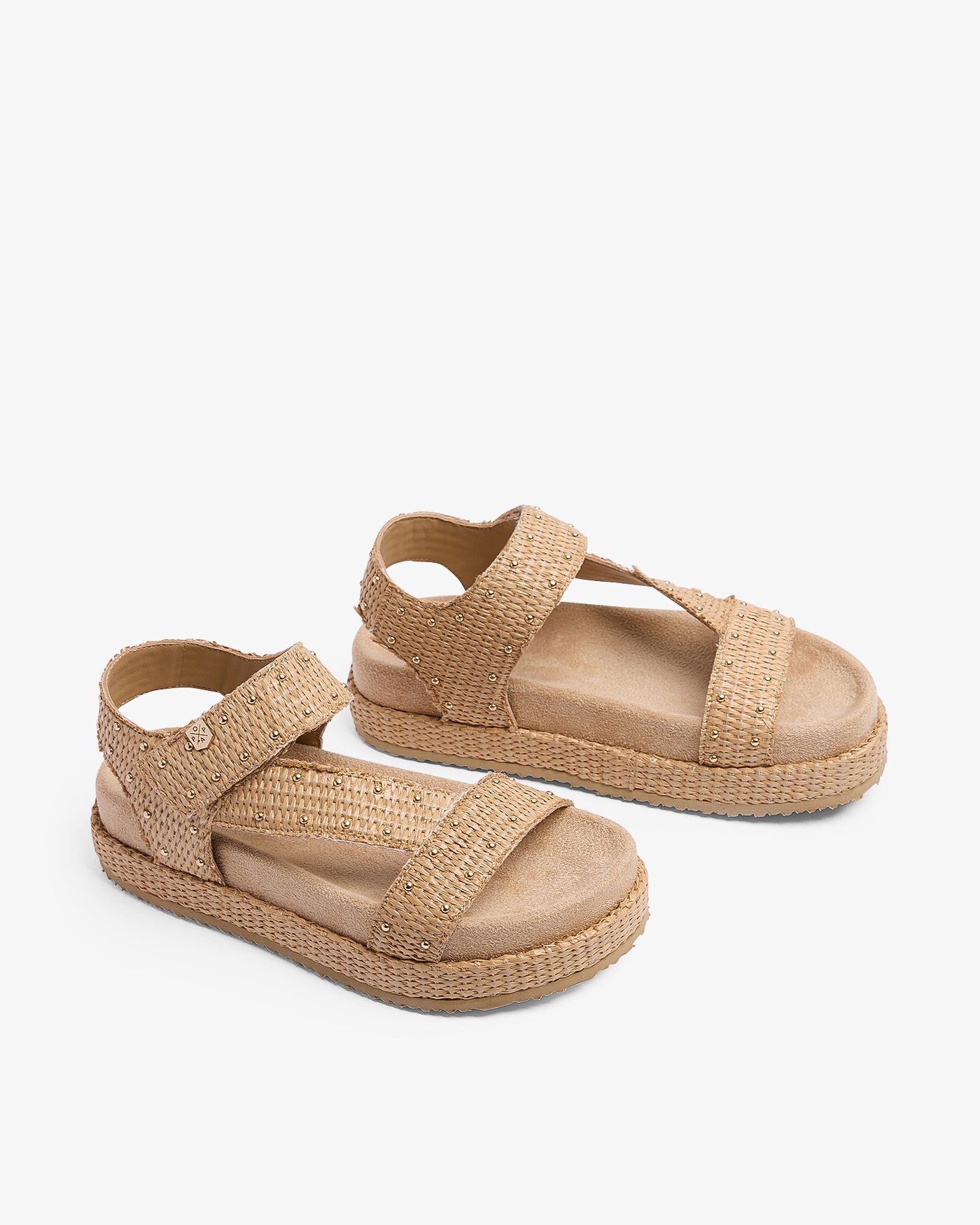Sandalia Niana Tachuelas Rafia Beige 35